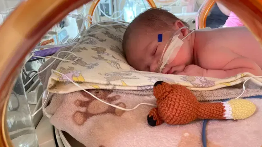 Műtüdő mentette meg az újszülött Ádámka életét