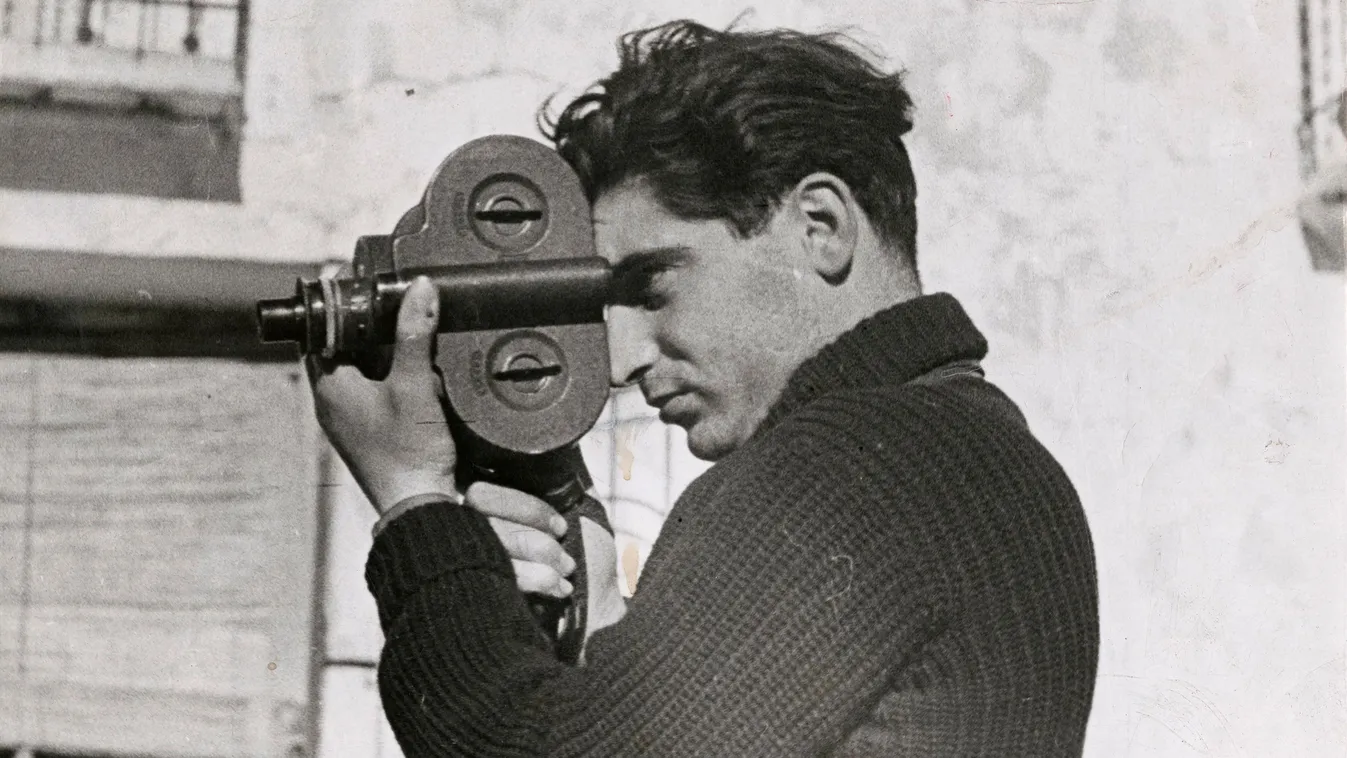 Robert Capa, 1937