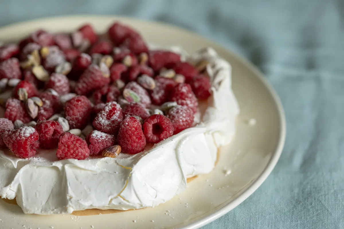 Pisztáciás-málnás pavlova mint karácsonyi süti