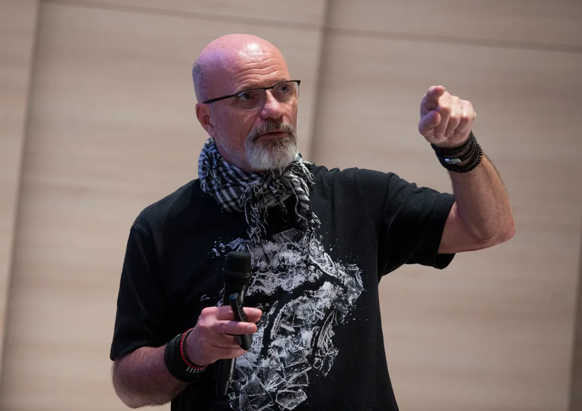 Zacher Gábor nyugdíjas lett