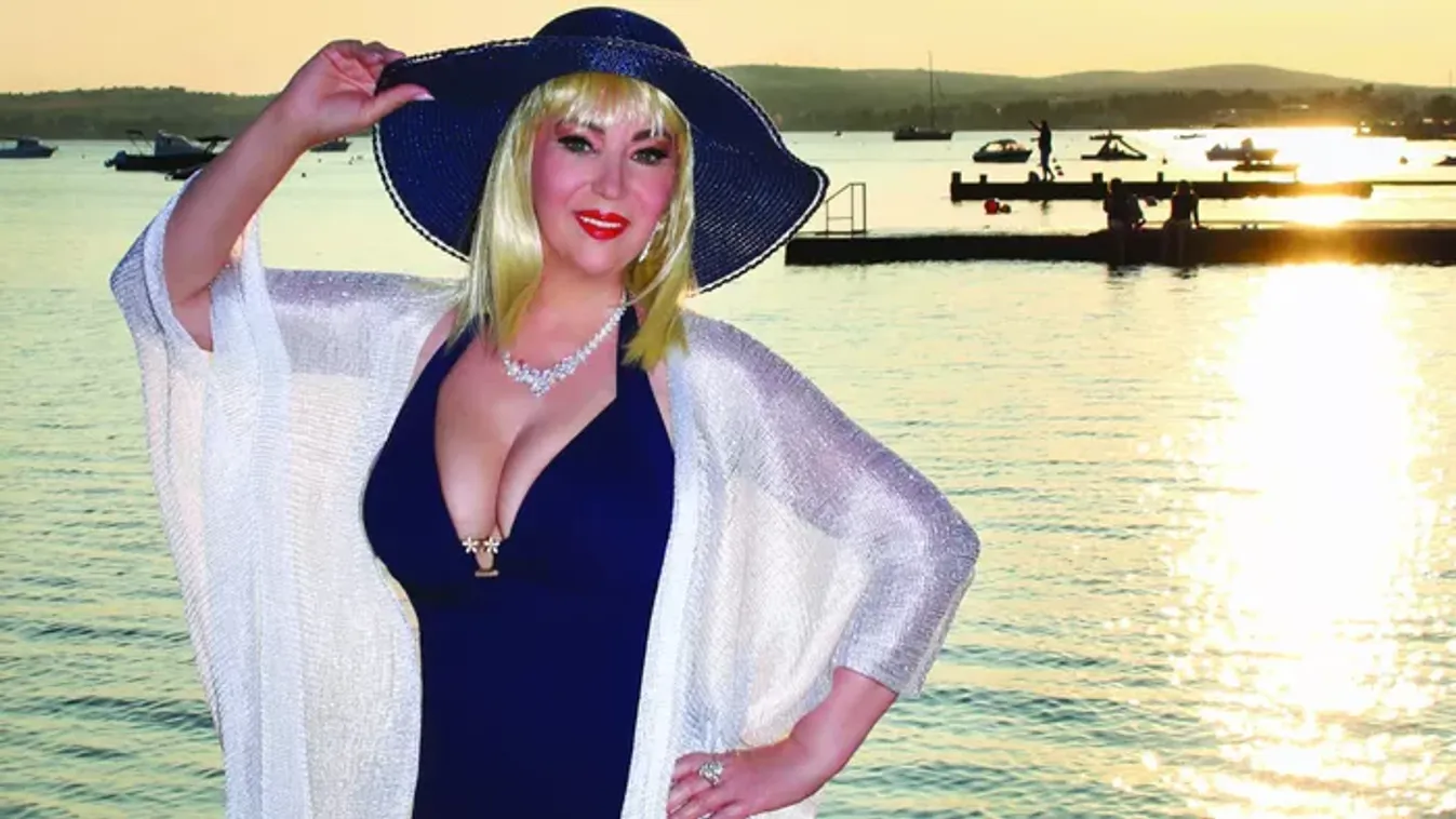 25 éves a legendás Kiszel Tünde-naptár! Közeledik a dedikálás – egy helyen a legextrémebb rajongók