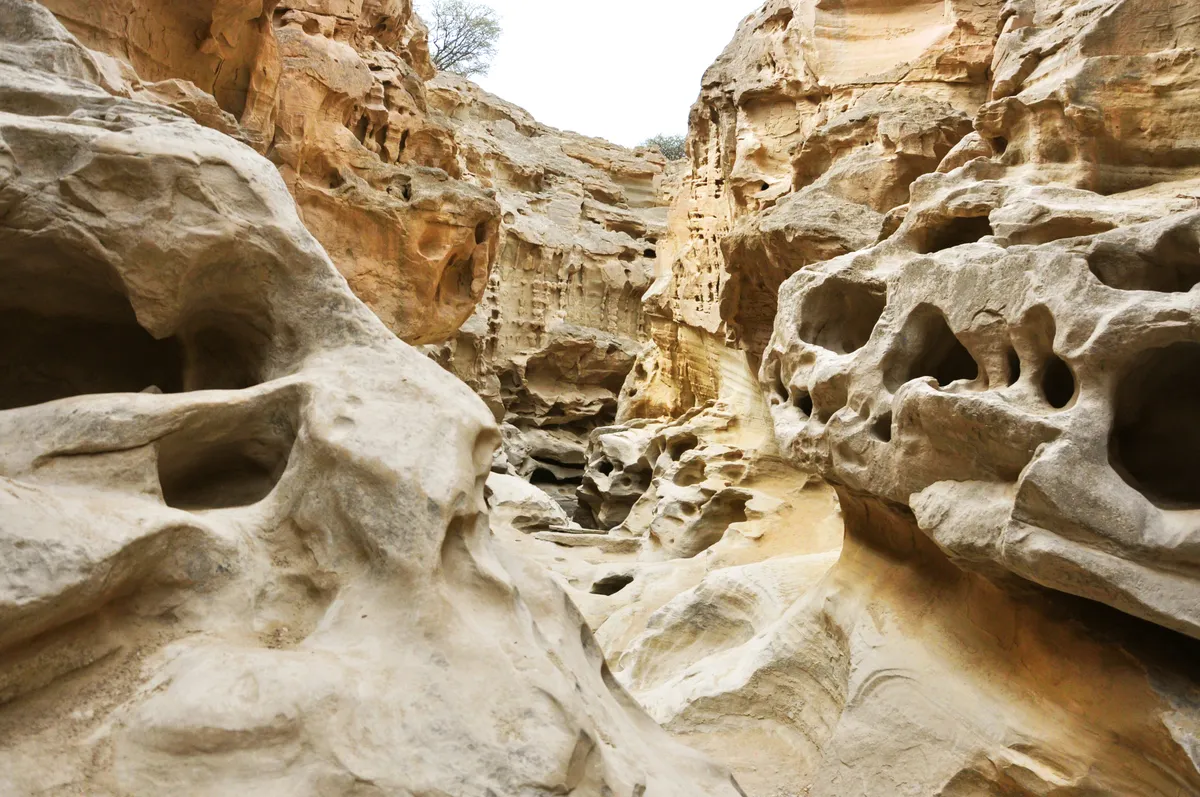 Az iráni Qeshm-sziget Chahkooh kanyonja