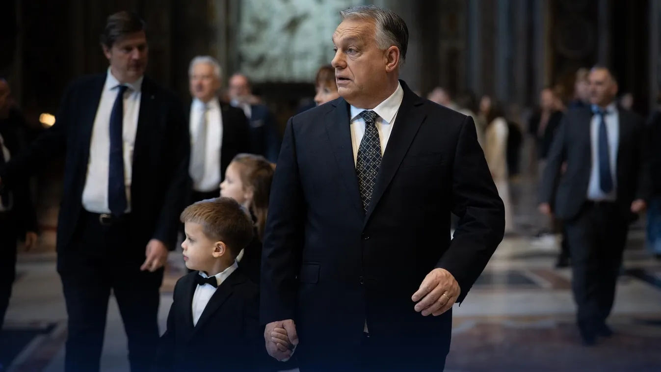 Orbán Viktor: Úton a Szentatyához, az apraja és a nagyja – fotó