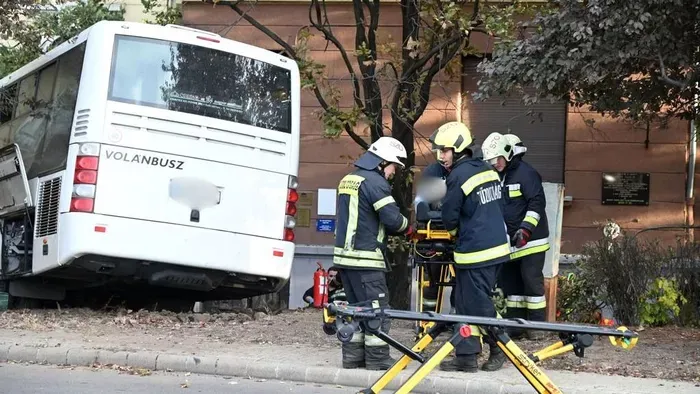 Kiderült, mi okozta a szolnoki buszbalesetet