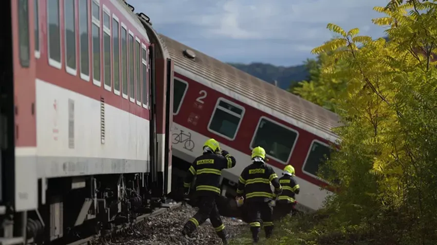 Szlovák vonatbaleset: kiderült miért történt a tragédia – Galéria