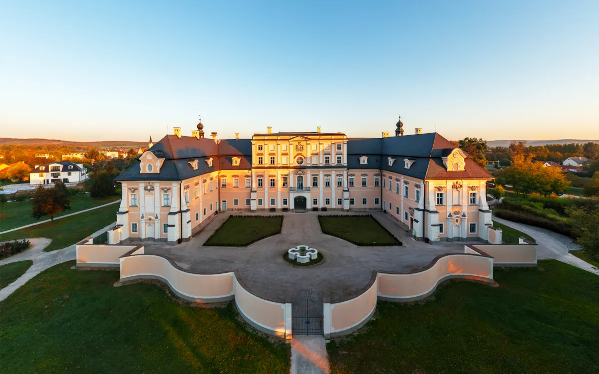 a L’Huillier–Coburg-kastély Edelény legfontosabb látnivalója