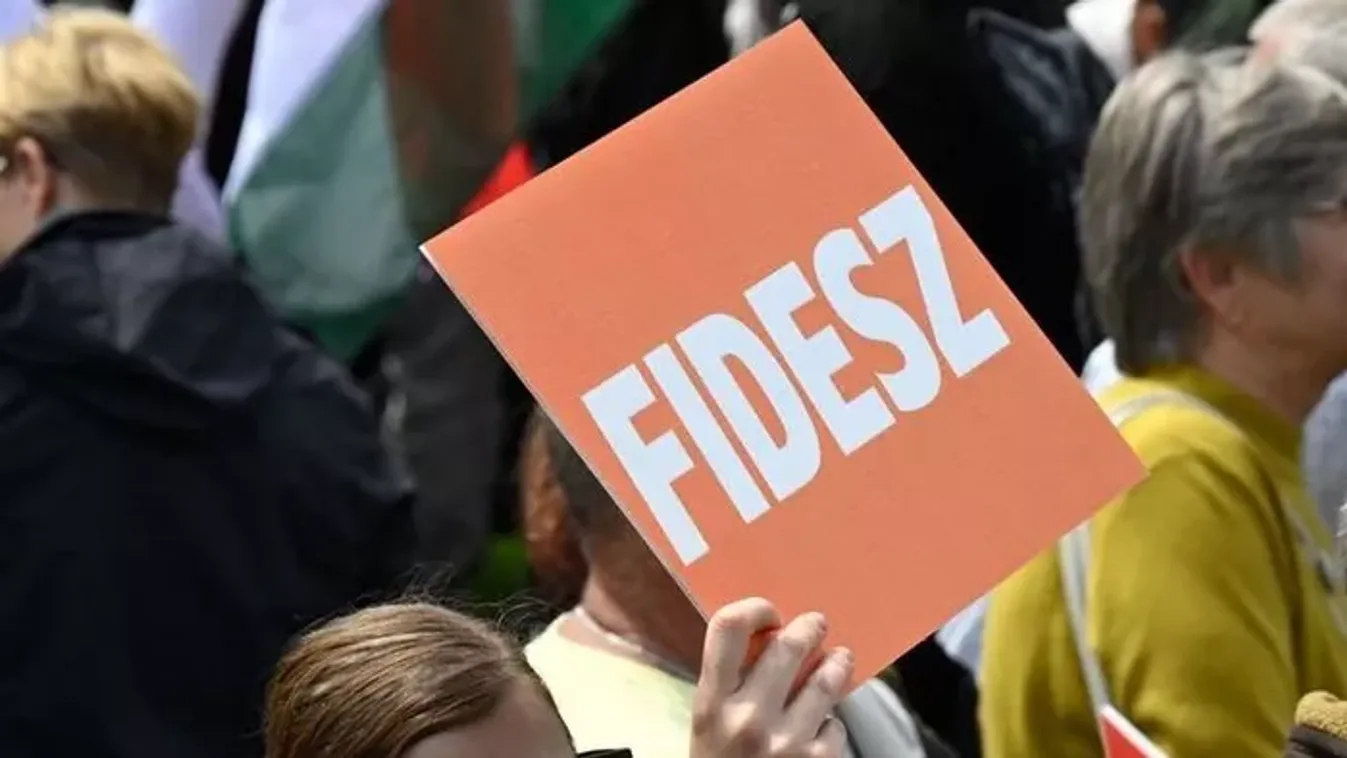 Fél évvel a választások előtt: magabiztosan vezet a Fidesz