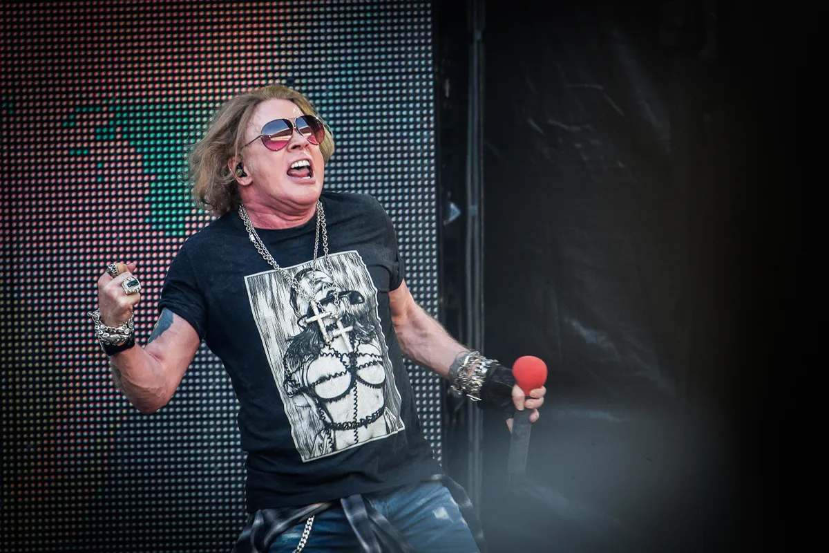 Axl Rose eldobta a mikrofonját és lesétált a színpadról a Guns N' Roses Buenos Aires-i koncertjén