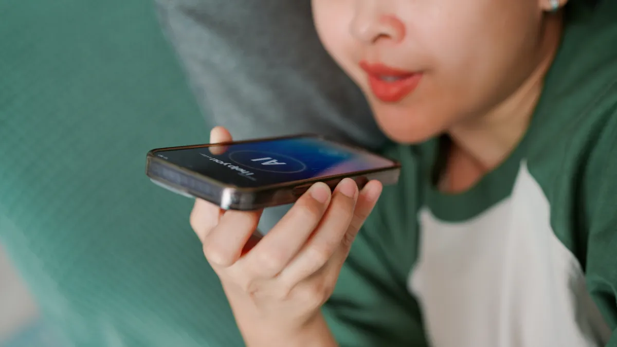 Egy gyerek a ChatGPT-vel beszélget