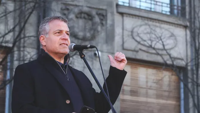 "Kapja be" - írta Juhász Péter, a haza áldozata a megbékélés jegyében