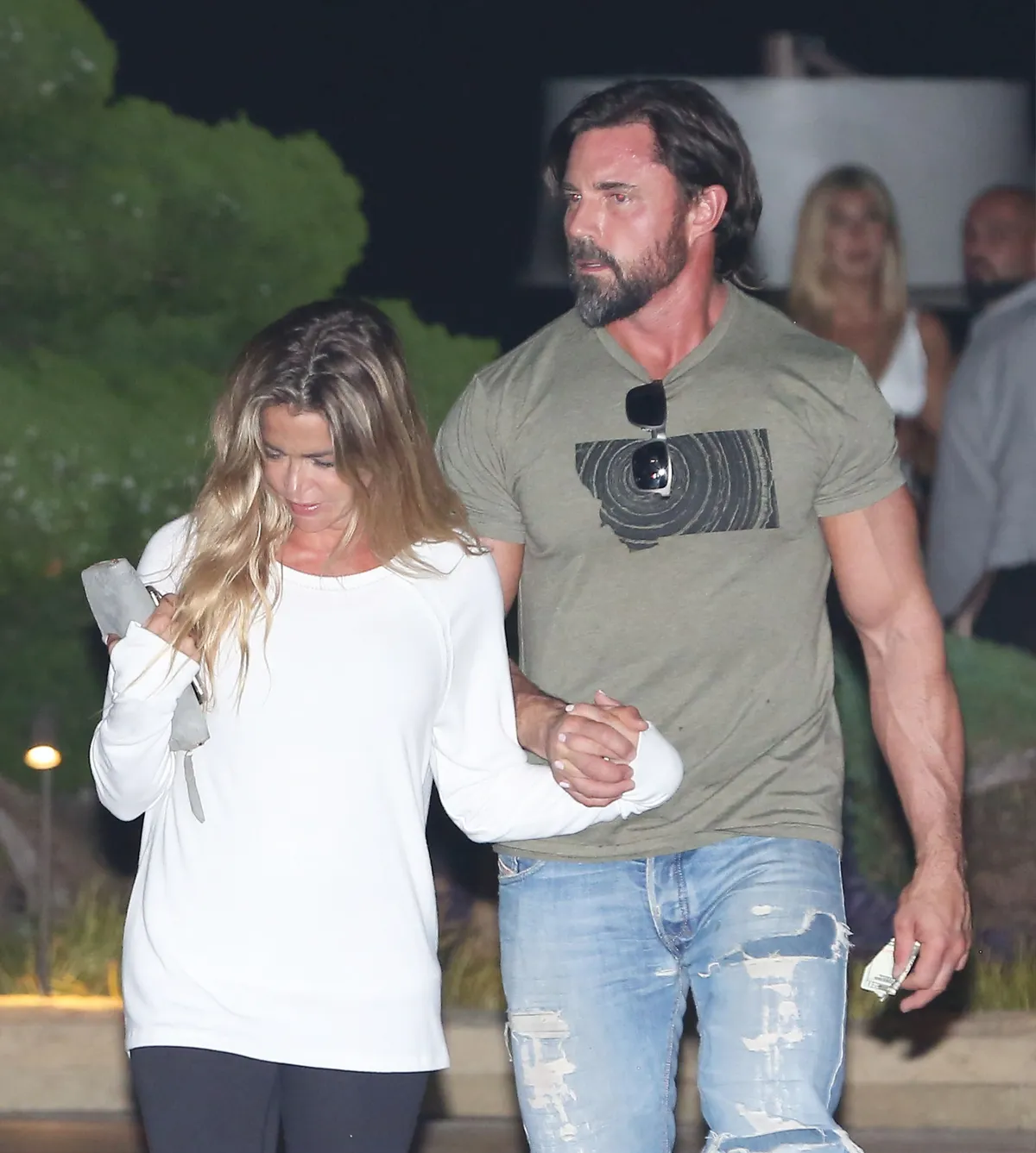 Denise Richards tanúvallomásában azt mondta, hogy Aaron Phypers egyszer úgy szorította a fejét, mintha össze akarná törni a koponyáját