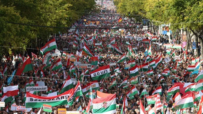 Elképesztő videót osztott meg a Békemenetről Orbán Viktor