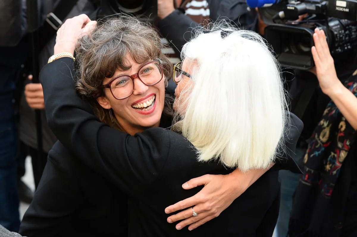 Claudia Squitieri fogadja a részvétnyilvánításokat