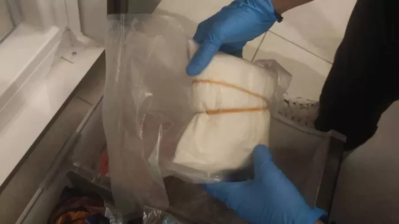 Brutális drogfogás Budapesten: hegyekben állt a pénz és a kábítószer a II. kerületben – videó