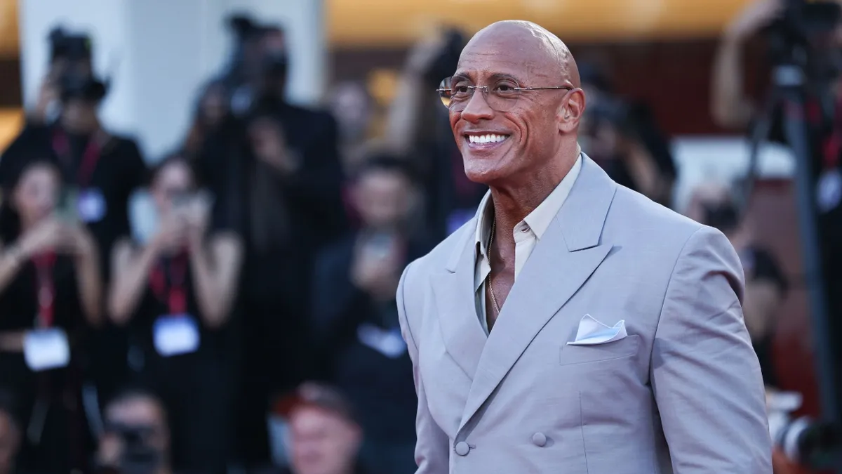 Mégsem olyan rossz? Dwayne Johnson gyengén teljesítő filmjét védte be az Oppenheimer rendezője