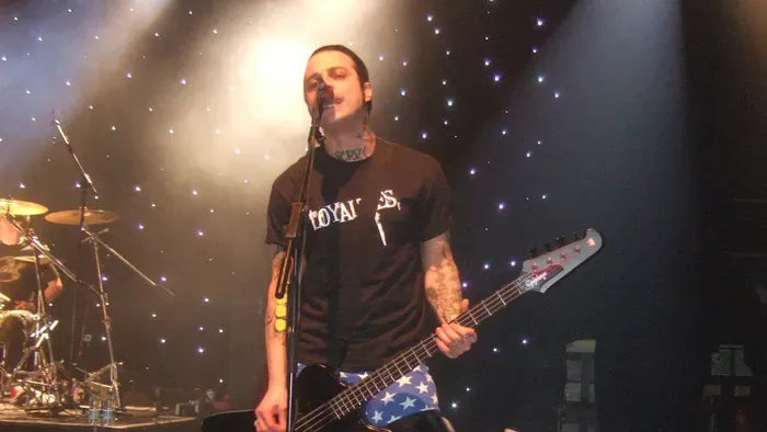 Gyászolnak a rajongók: születésnapján hunyt el az énekes