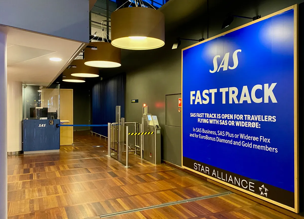 A Fast Track, vagyis a gyorsított belépés lehetőségének választása időt spórol meg számunkra.