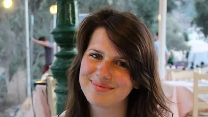 Jennifer elhunyt a szülés után, babája pedig követte