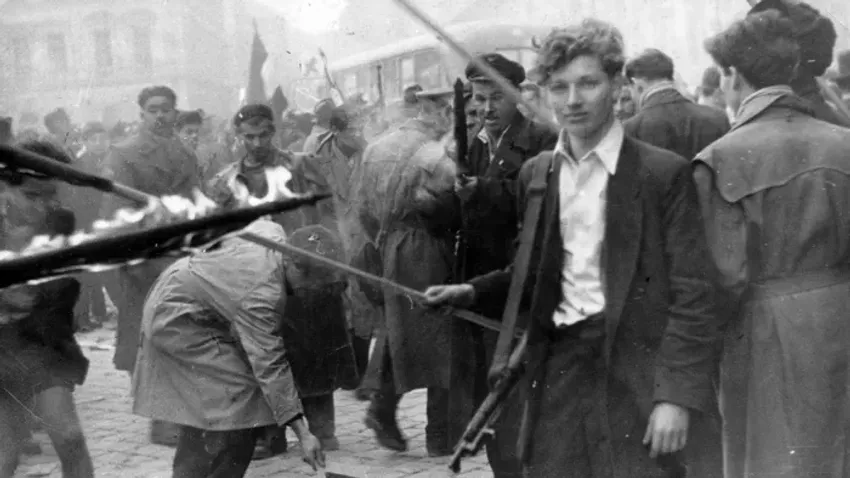 Az 1956-os forradalom képekben