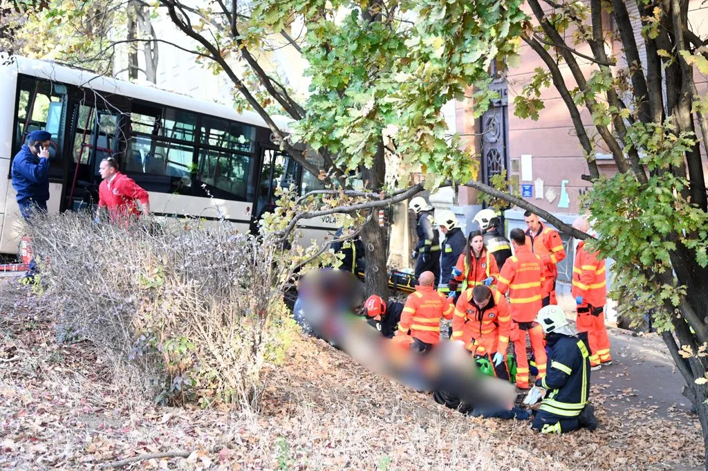 Szolnoki buszbaleset