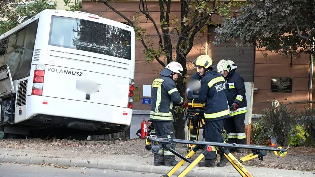 Szolnoki buszbaleset