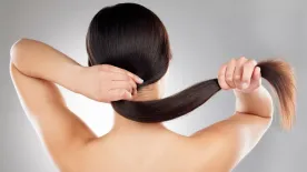 Ezektől a gyógynövényektől ragyogóan csillogni fog a hajad