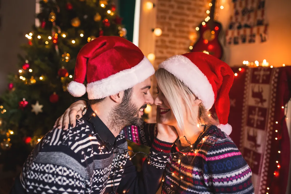 Kvízben szereplő szerelmes pár karácsonykor
