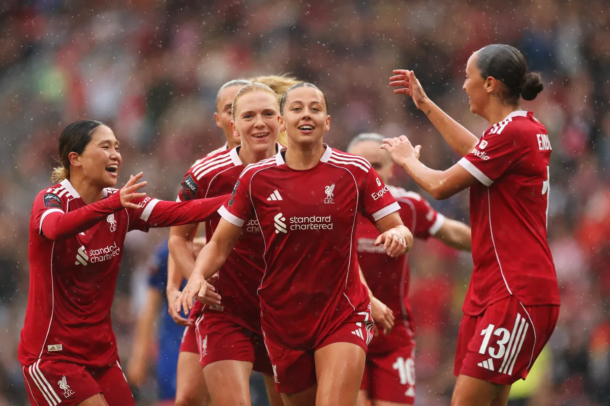 A magyar származású Cornelia Kapocs (középen) Everton elleni bombagólja kapta a negyedik legtöbb szavazatot a Liverpool-szurkolóktól