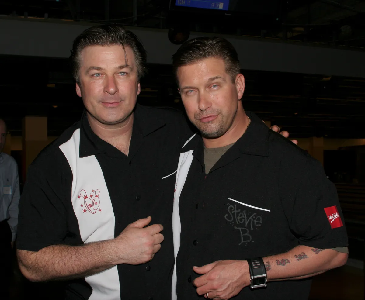 Alec Baldwin a testvérével, Stephen Baldwin-nel utazott együtt az autóban, amikor a fának csapódtak