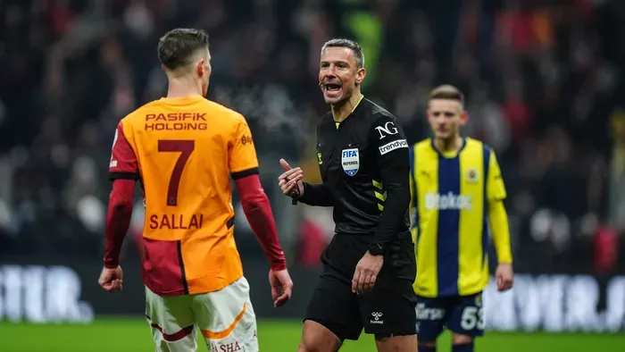 Lebuktak a focibírók, sorra fogadtak a nagy meccsekre