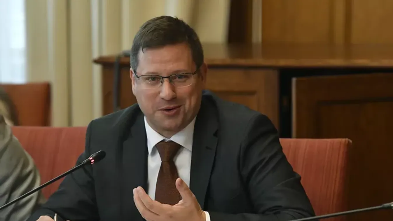 Gulyás Gergely helyretette a tiszás szakértőt