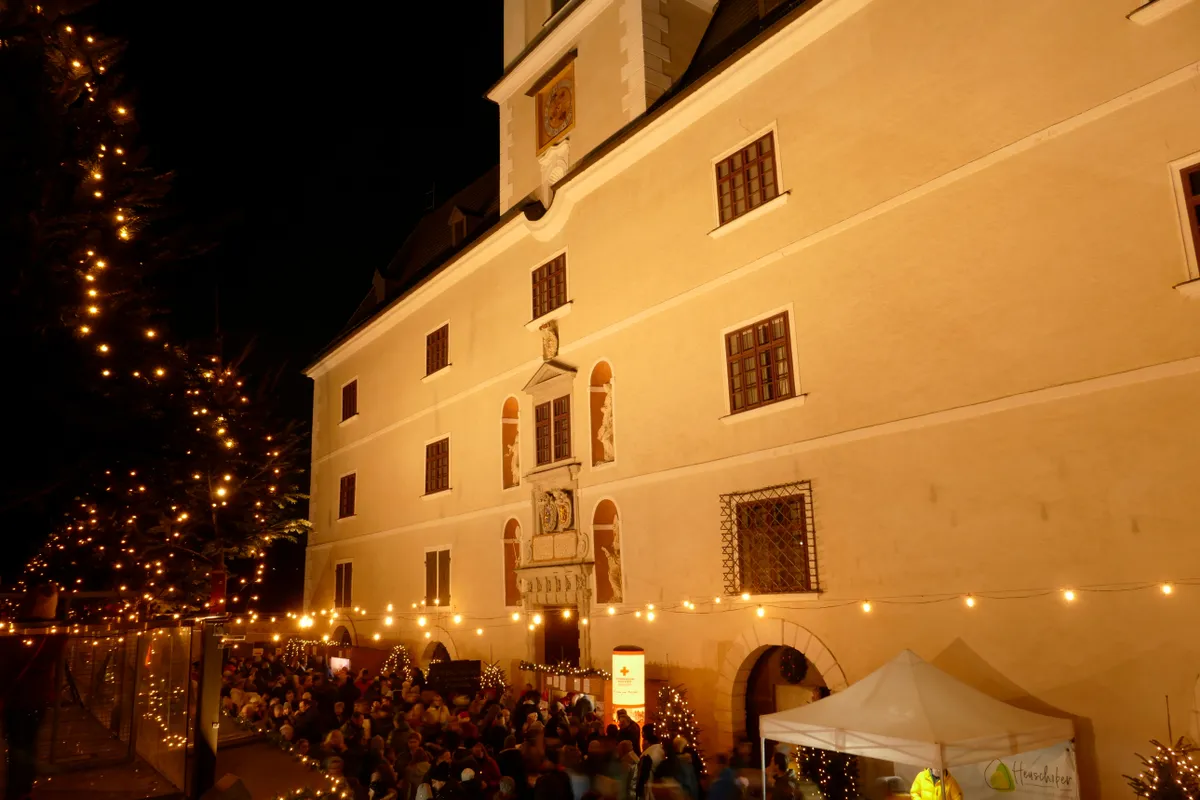 fraknói vár adventkor