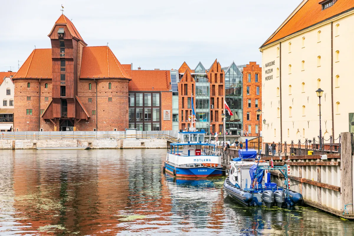 Gdańsk kikötője kisebb hajókkal