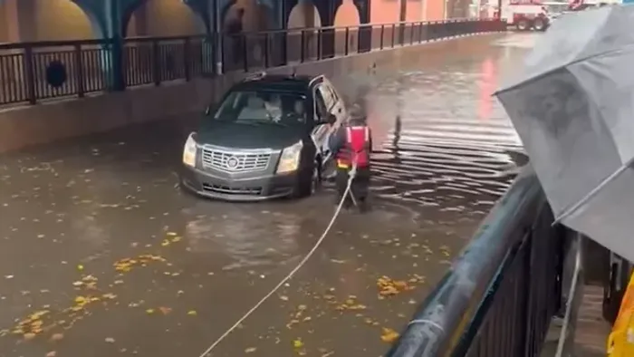 Emberéletet követelt a heves esőzés: eddig ketten haltak meg