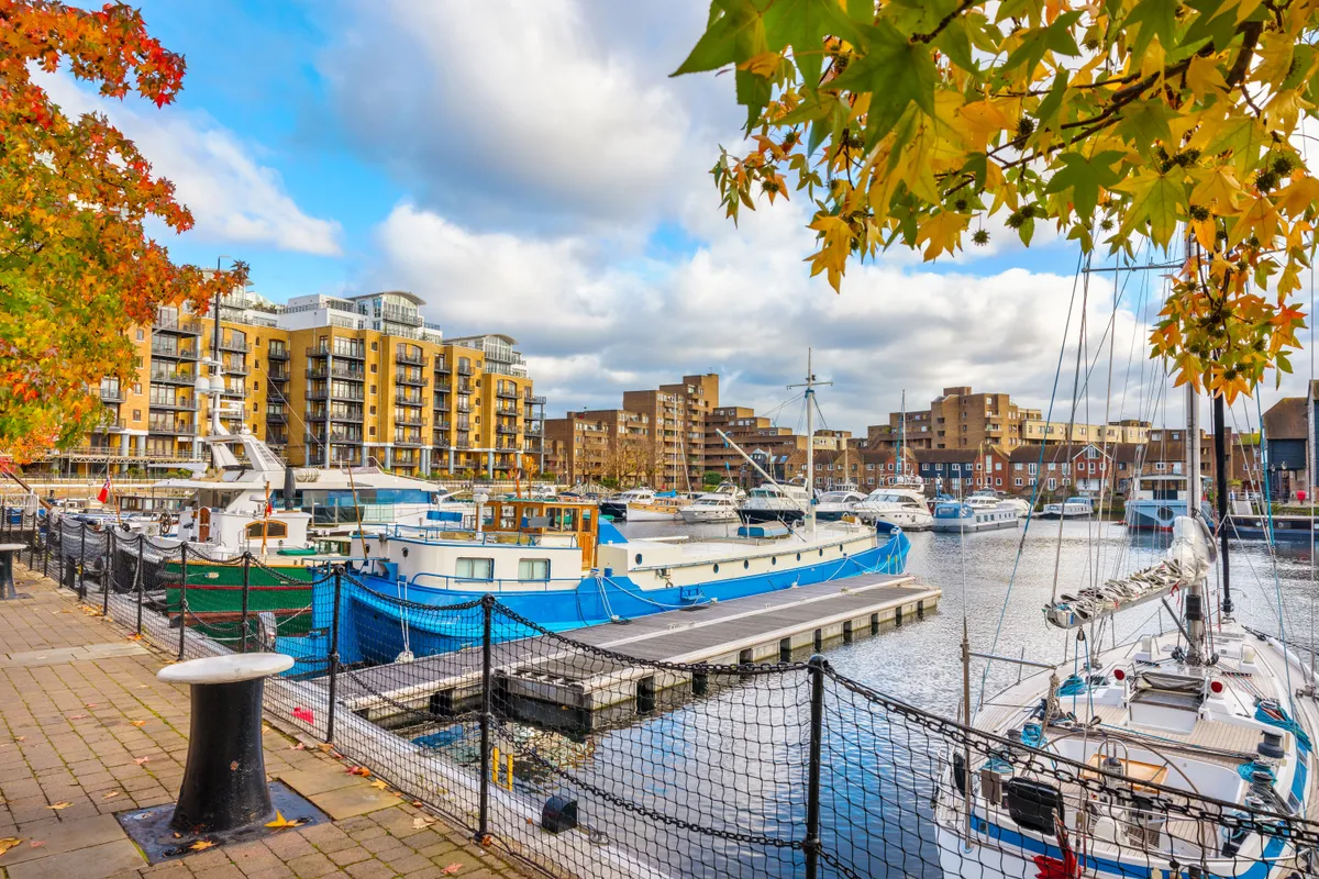 látnivaló Londonban a St. Katharine Docks Marina