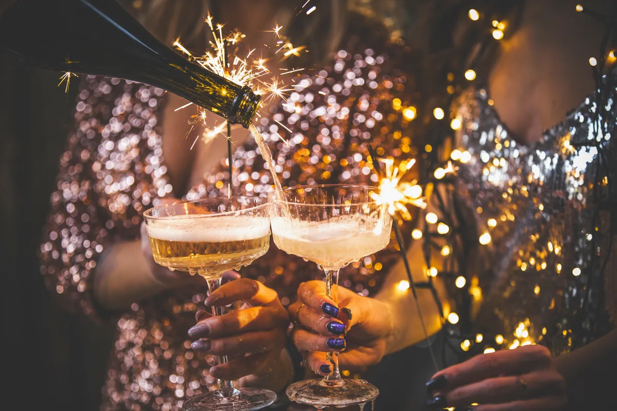 Szilveszteri koccintás barátokkal