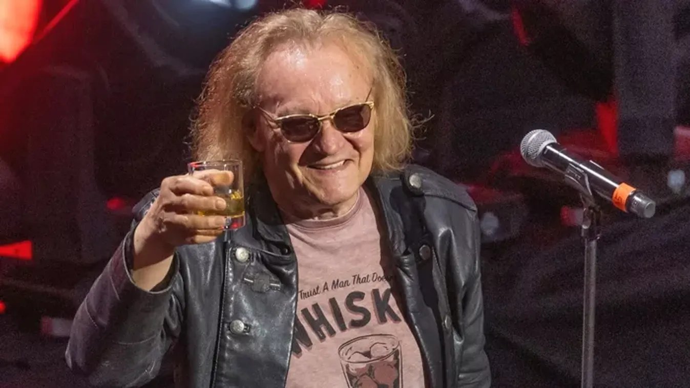 Így köszöntötte Curtis a szülinapos Horváth Charlie-t