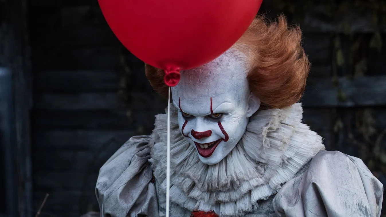 Vérfürdővel tarol a gyilkos bohóc: sokkoló nyitánnyal indult a Pennywise sorozat – Ezt látnod kell!