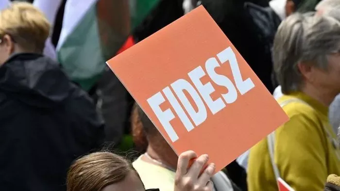 Magabiztosan vezet a Fidesz