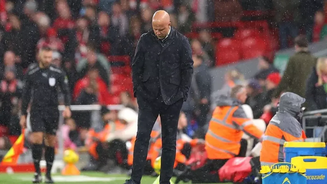 Arne Slot gyáván feladta, Szoboszlai Dominik nélkül kiesett a Liverpool