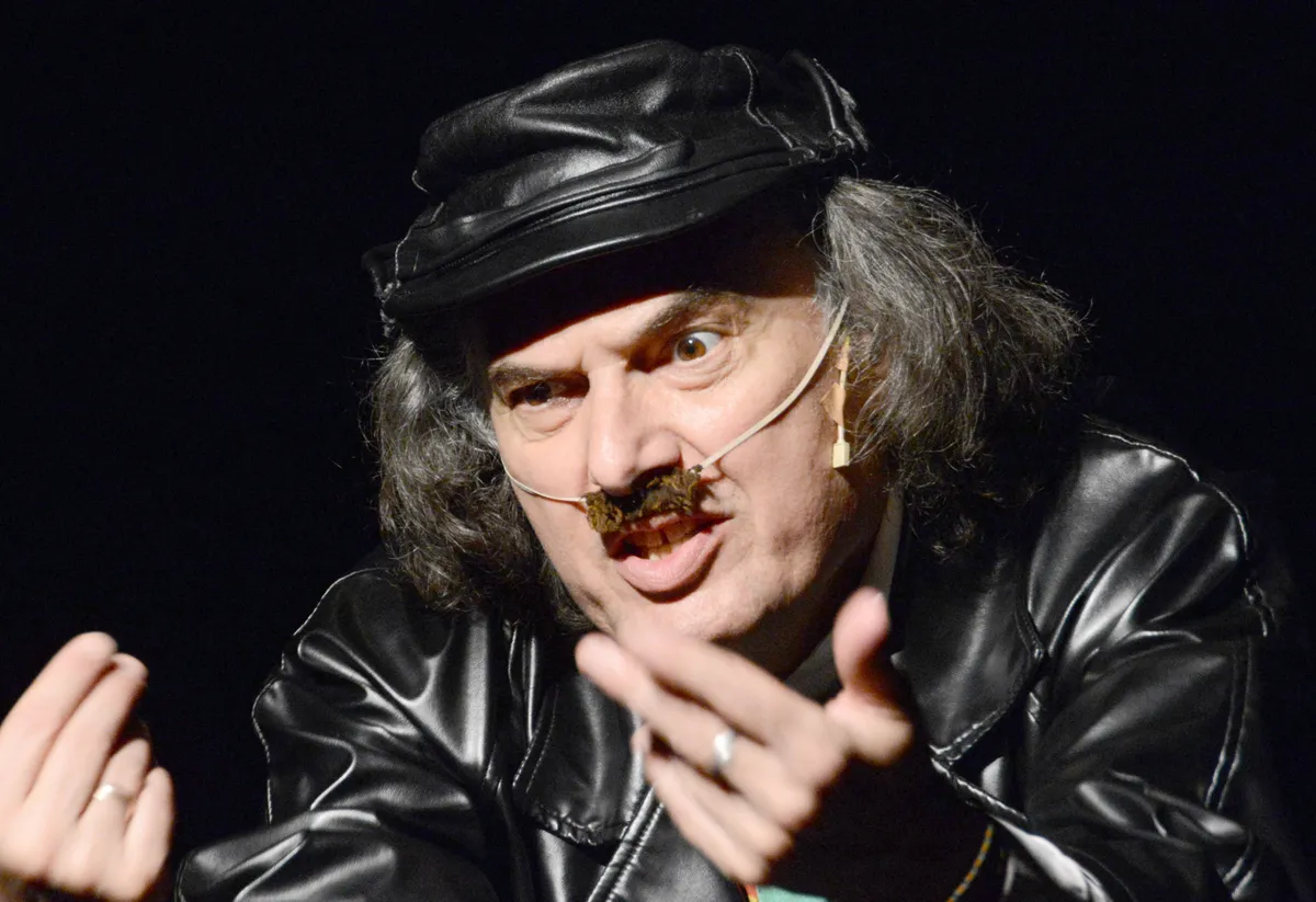 Laár András