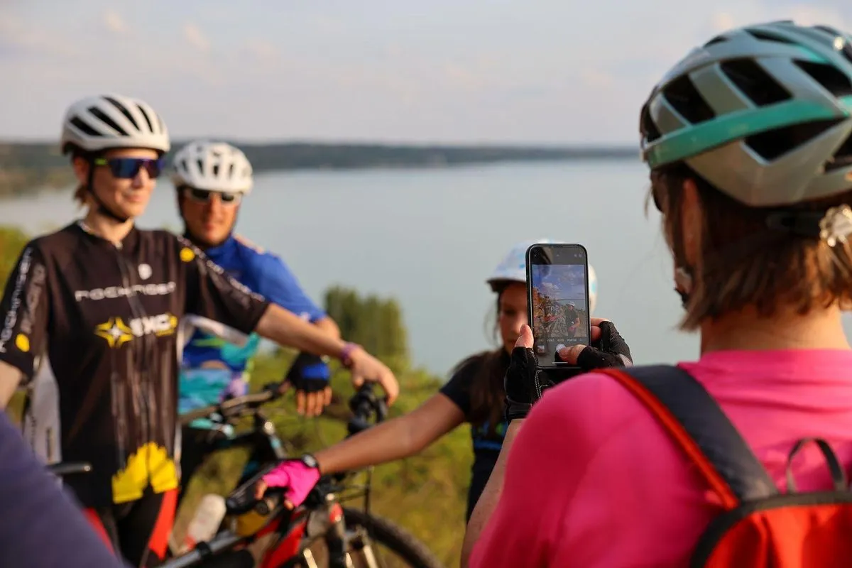 BalatonBike 365 app segítségével túrázó család