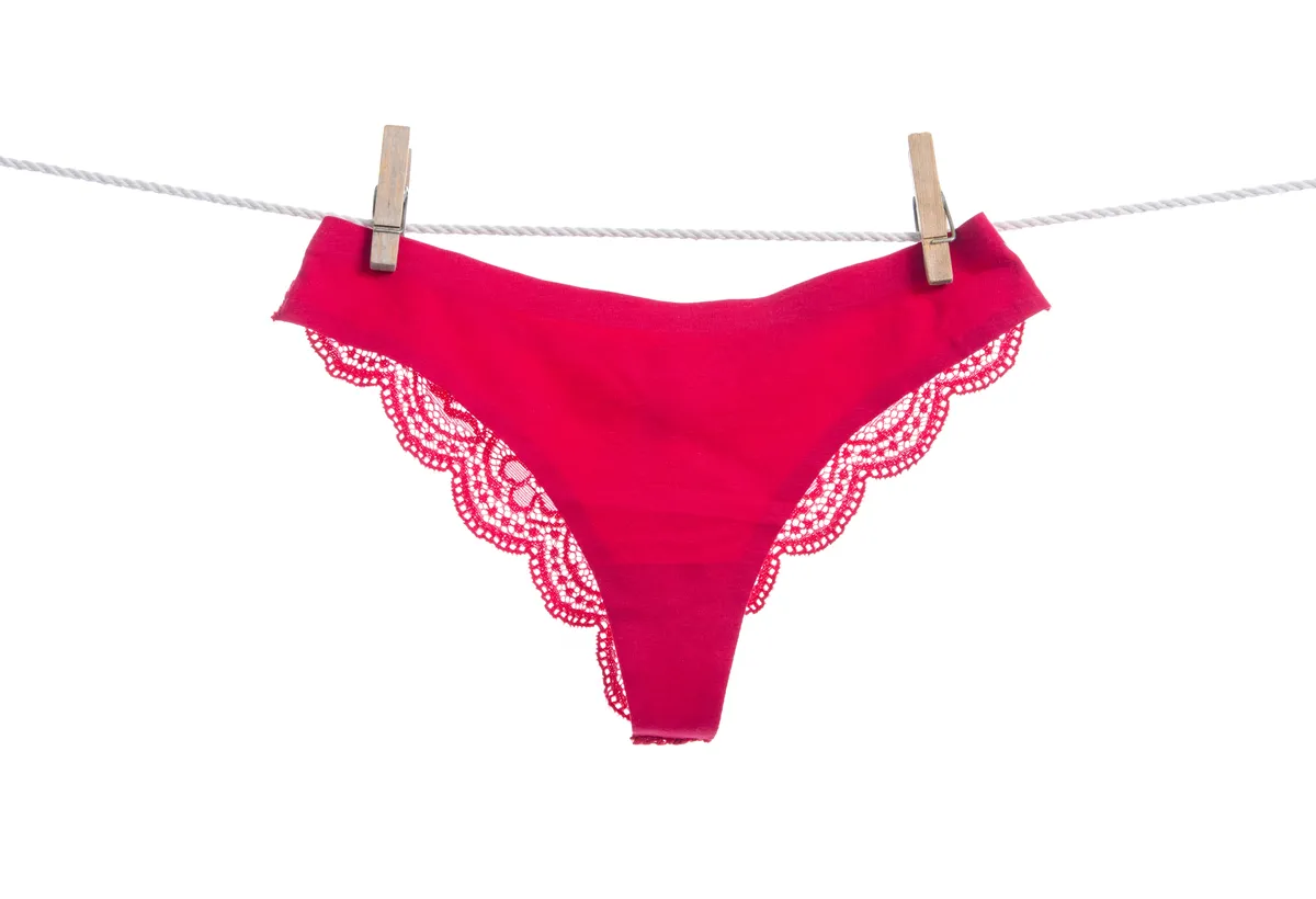 Piros bugyi a külföldi újévi babonák egyike