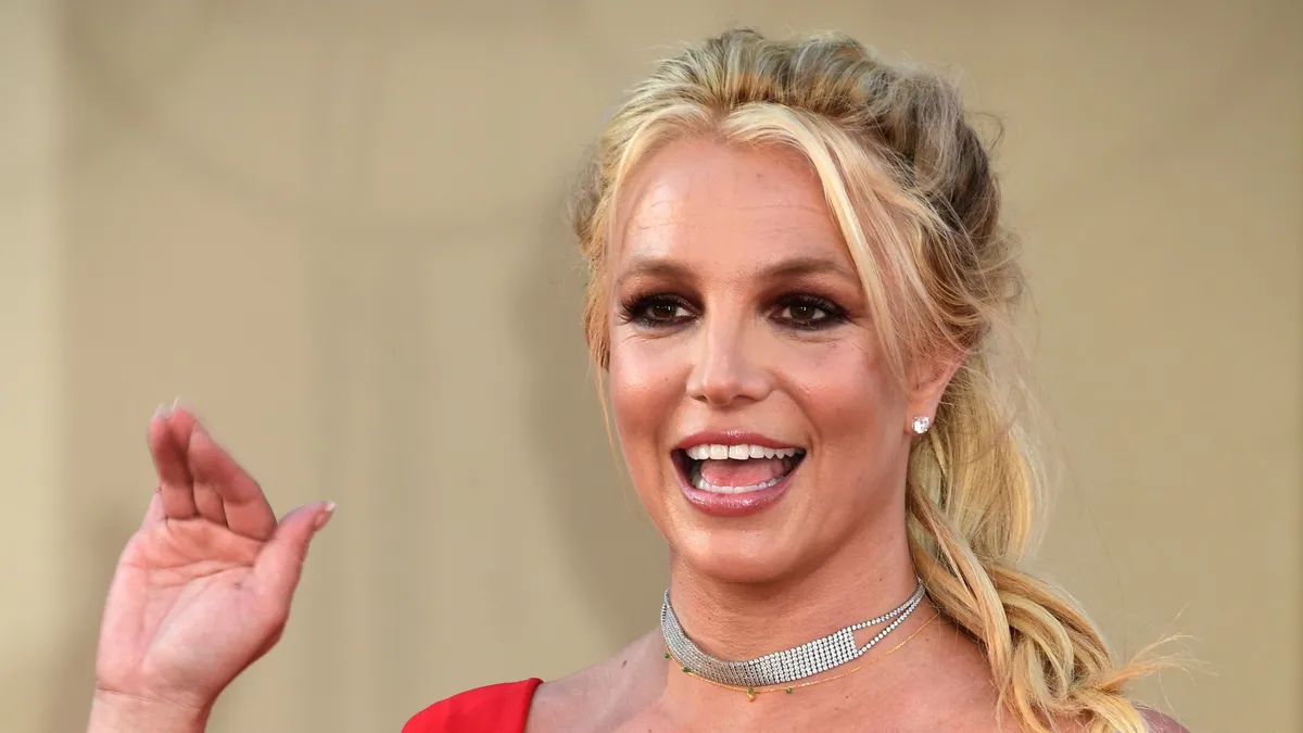 Aggasztó posztot osztott meg Britney Spears: kezét és lábait is sérülések borítják