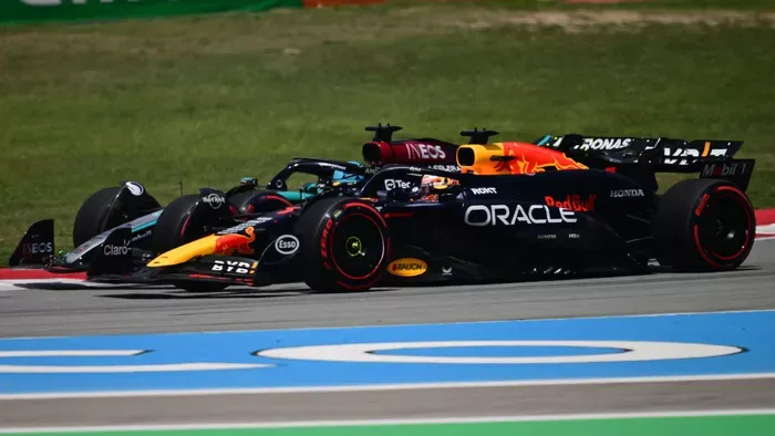 Max Verstappen megint odacsapott a McLarennek a Forma-1-ben