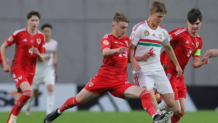 Labdarúgás, U21, Fenyő Noah