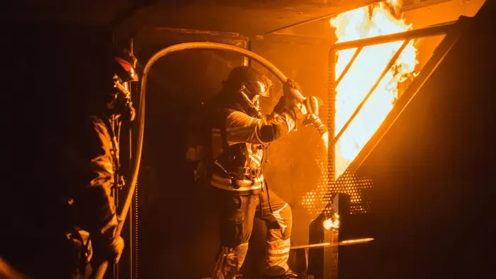 Felcsaptak a lángok a Rákóczi úton, családi ház gyulladt ki