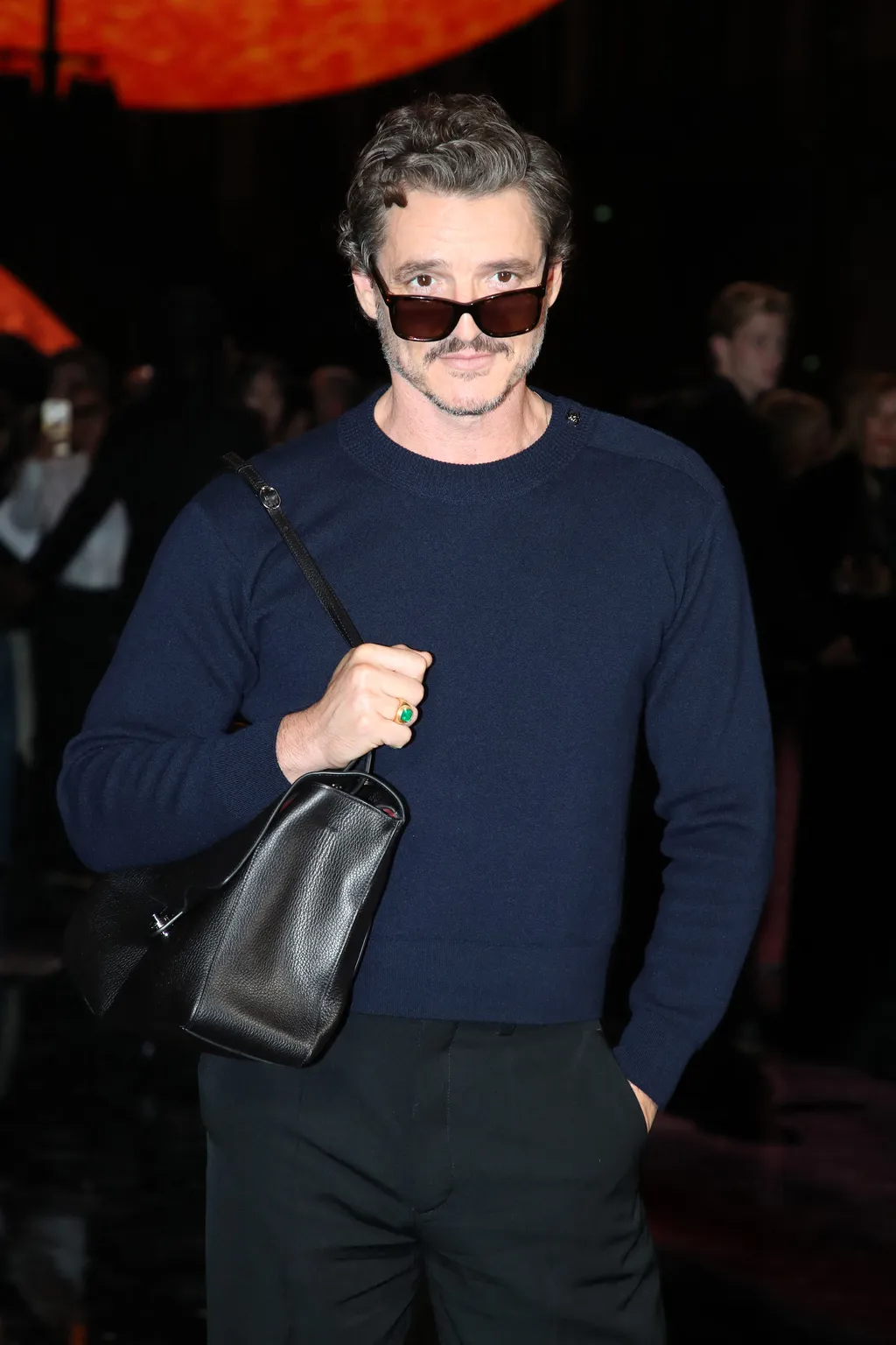 Pedro Pascal - Célébrités au Défilé Chanel, Collections Prêt-à-porter Printemps / Eté 2026, dans le cadre de la Fashion Week de Paris. Au Grand Palais à Paris, France, le 06 Octobre 2025. © Bertrand Rindoff / Bestimage Celebrities at the Chanel Fashion sh