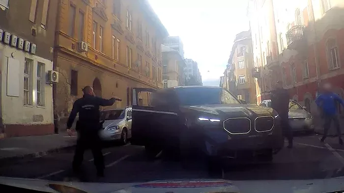 Nem jutott messzire: percek alatt elfogták az autótolvajt