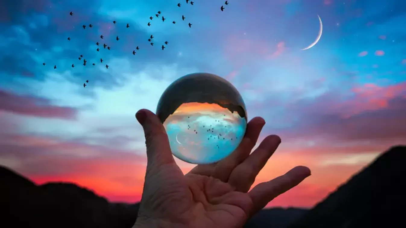 Vajon mit üzen neked a mágikus gömb? Ez a személyiségteszt felfedi, mi vár rád a közeljövőben